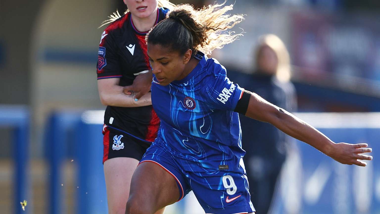 接反映了場 接反映了場